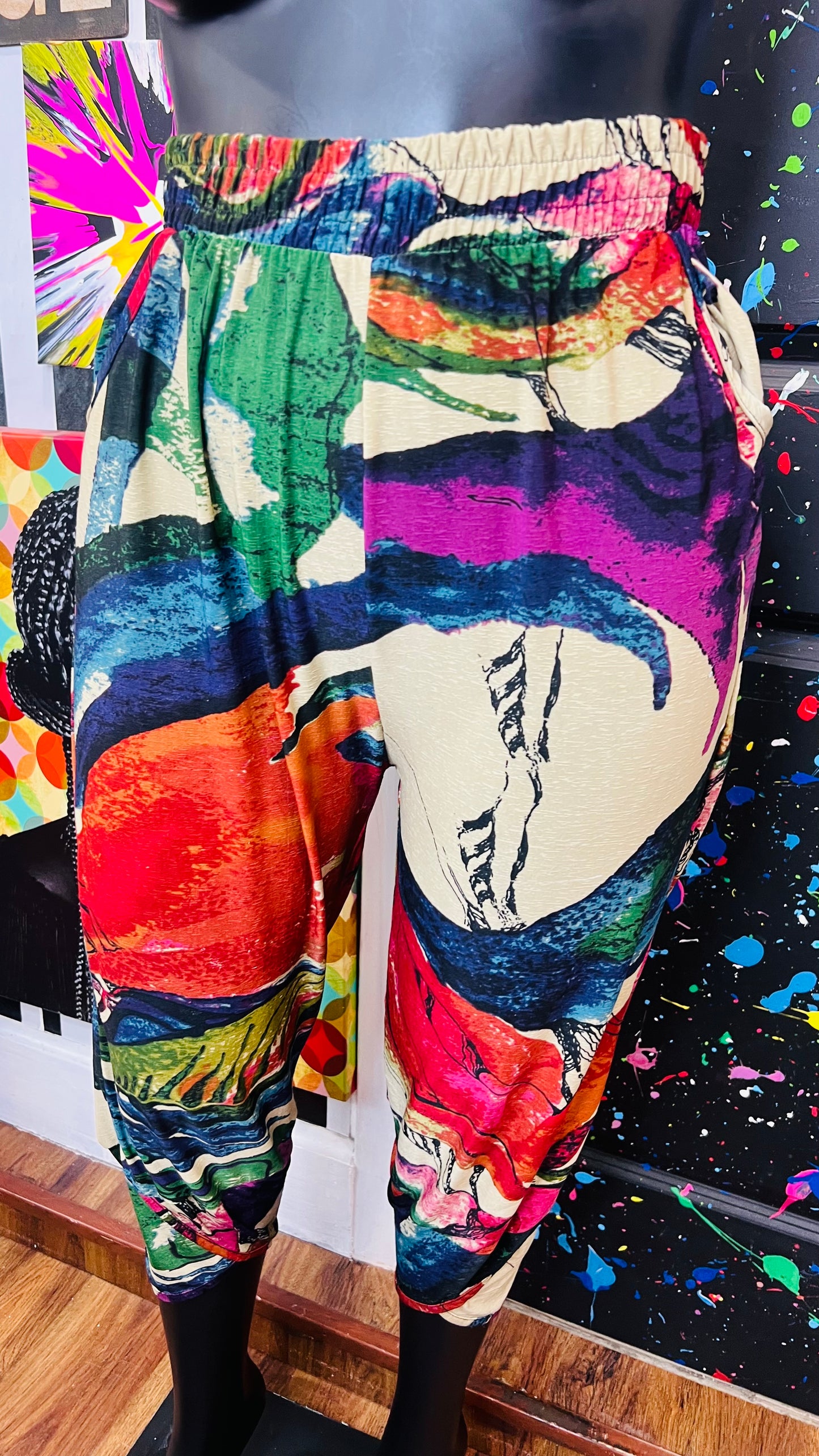 Abstract Capris Lots Of Stretch (16)