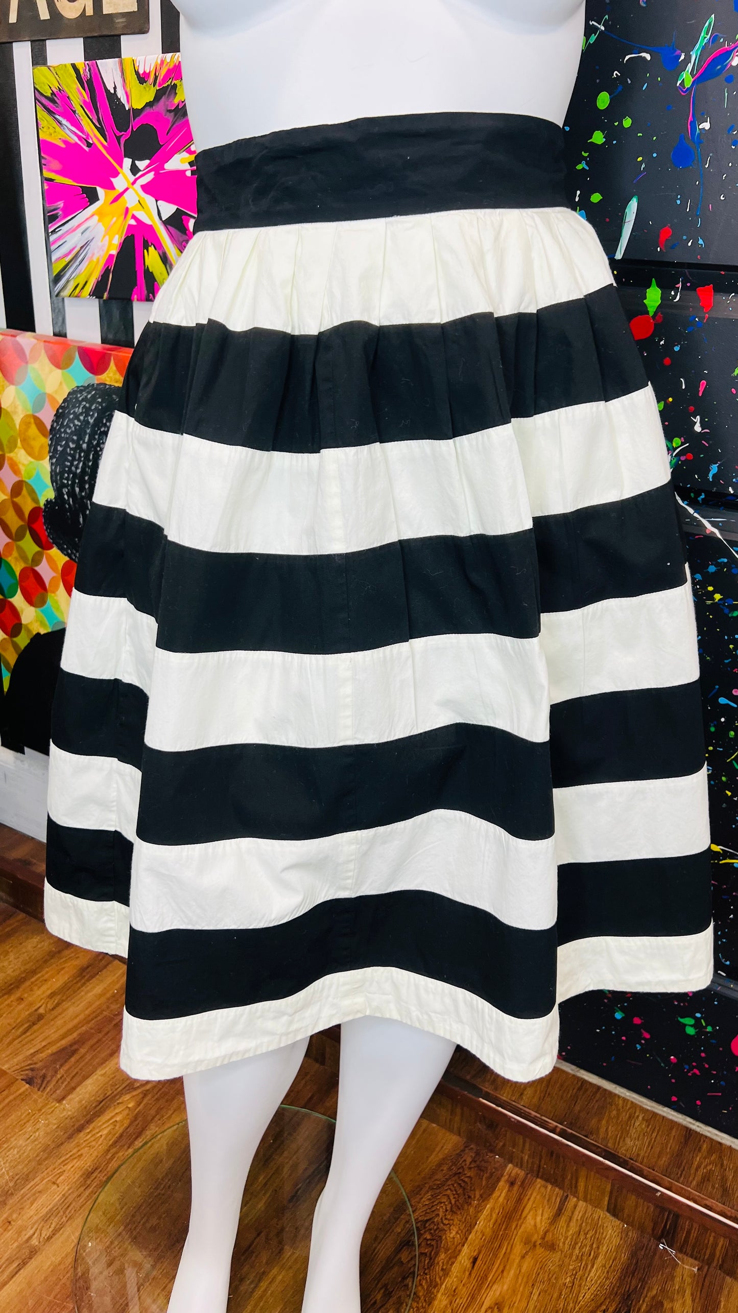 Black & White Circle Skirt (22W)