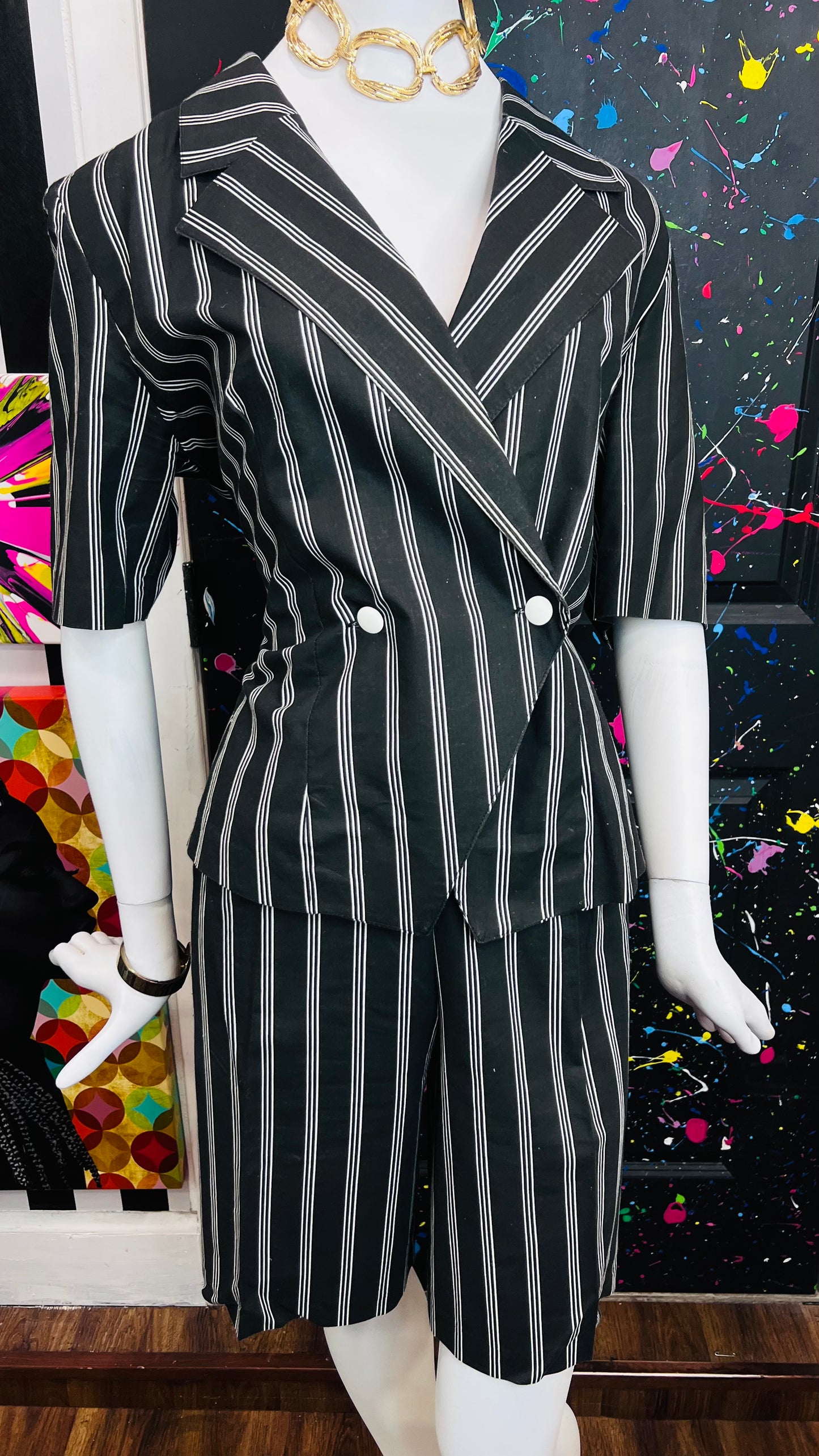 Vintage Black & White Pin Striped Shorts Suit (14)