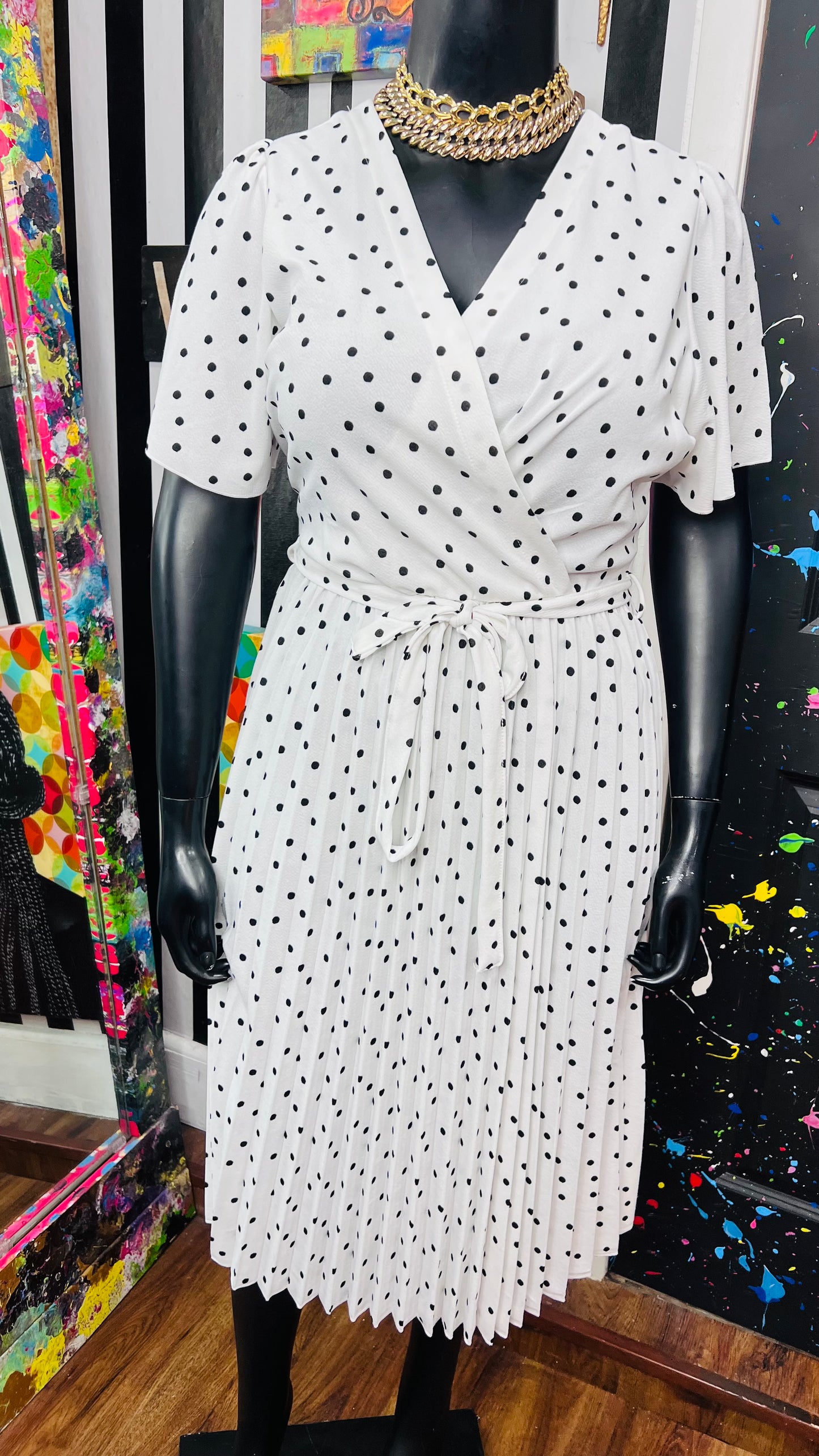 White & Black Polka Dot Dress (18/20)