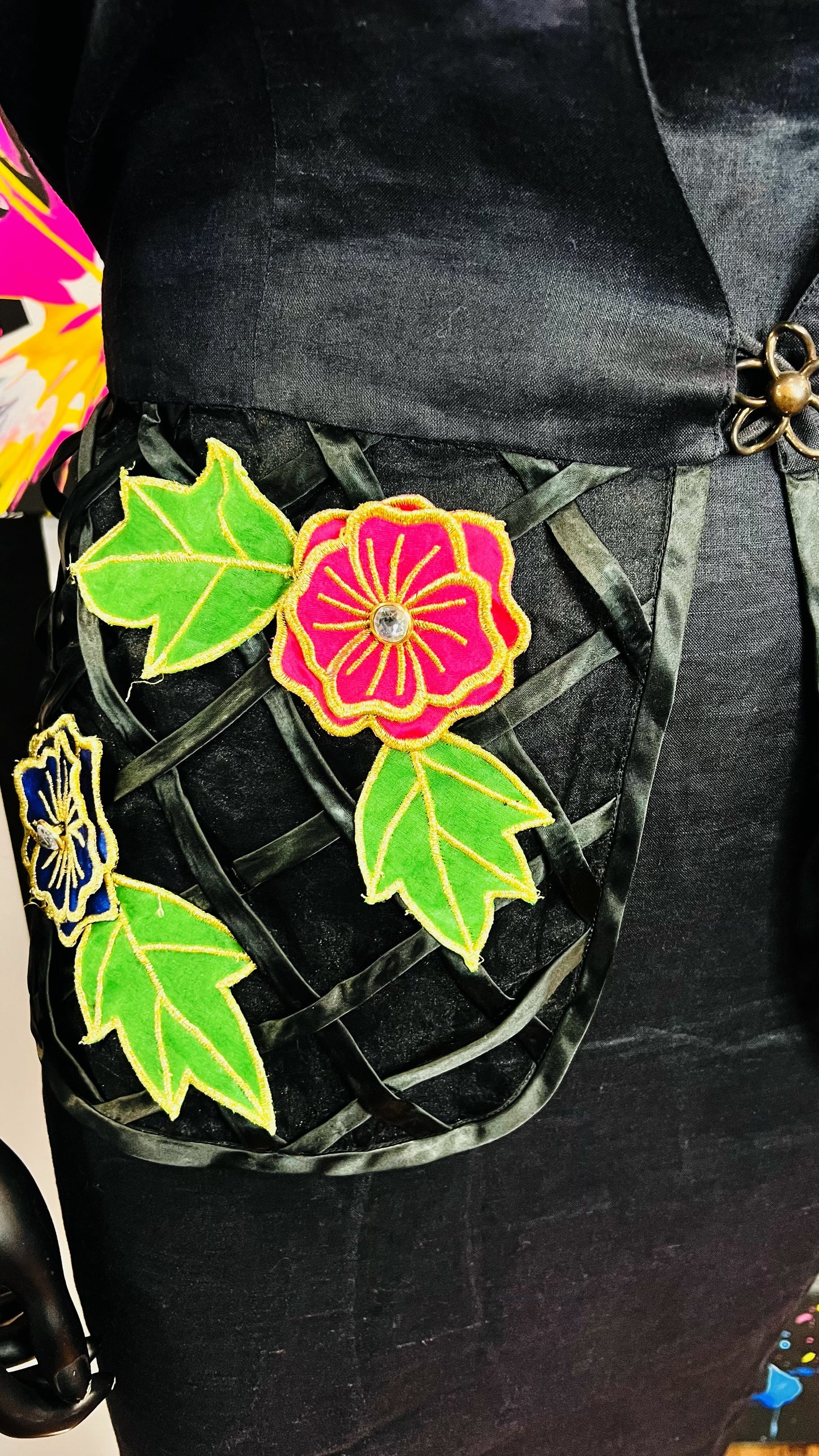 Vintage Jewel Black & Floral Set (20)