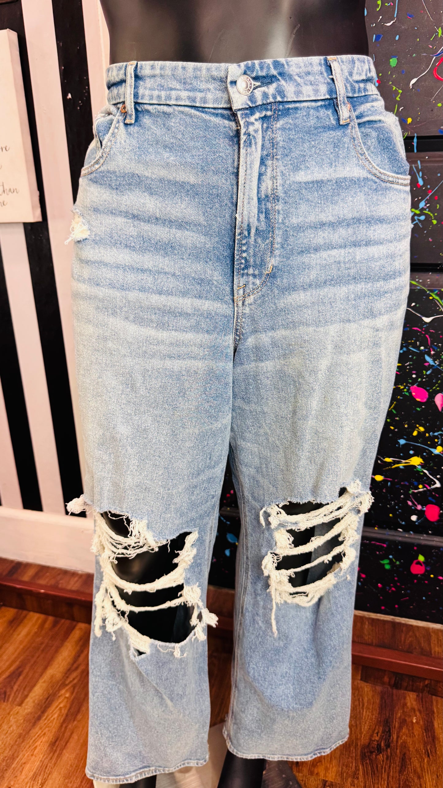 American Eagle Distressed Jeans New w/ Tags *KC*