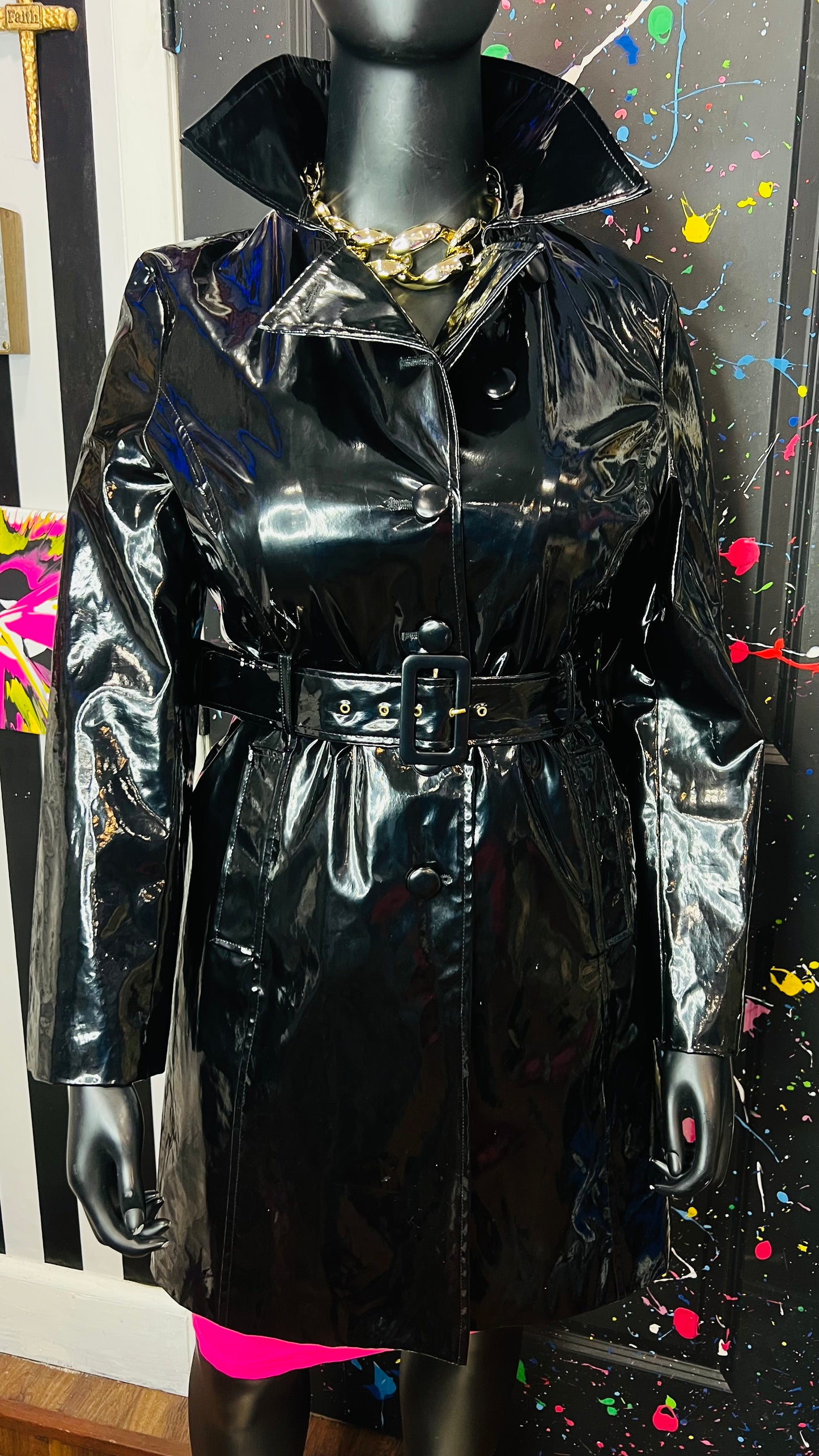 Vintage Black Trench Raincoat w/ Belt (14)