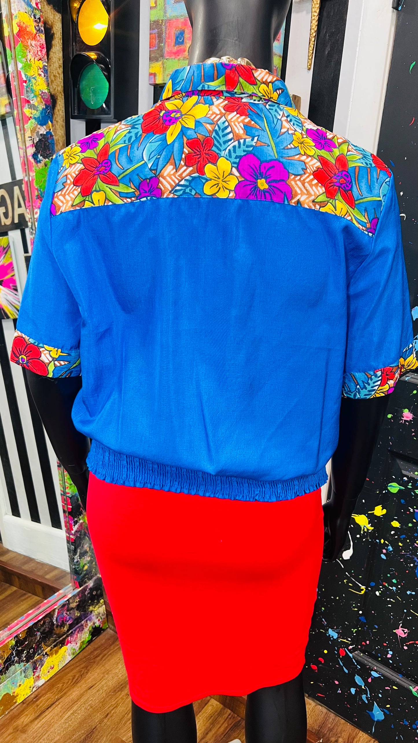 Plus Size Vintage Floral & Blue Blouse (14/16)