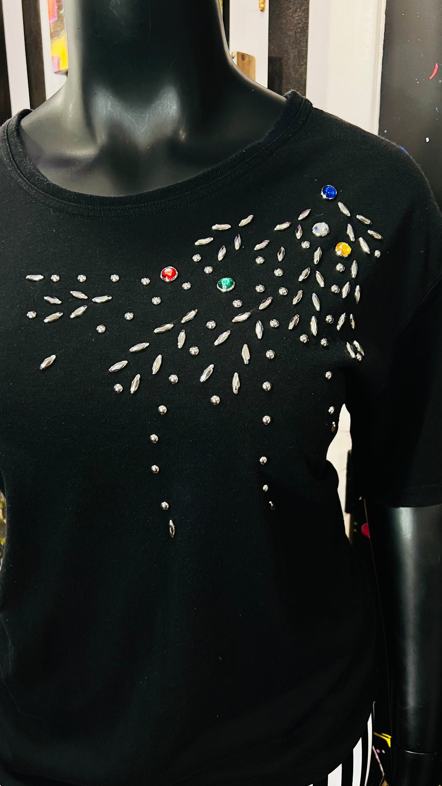 Vintage Black & Jewel T-Shirt (18/20)