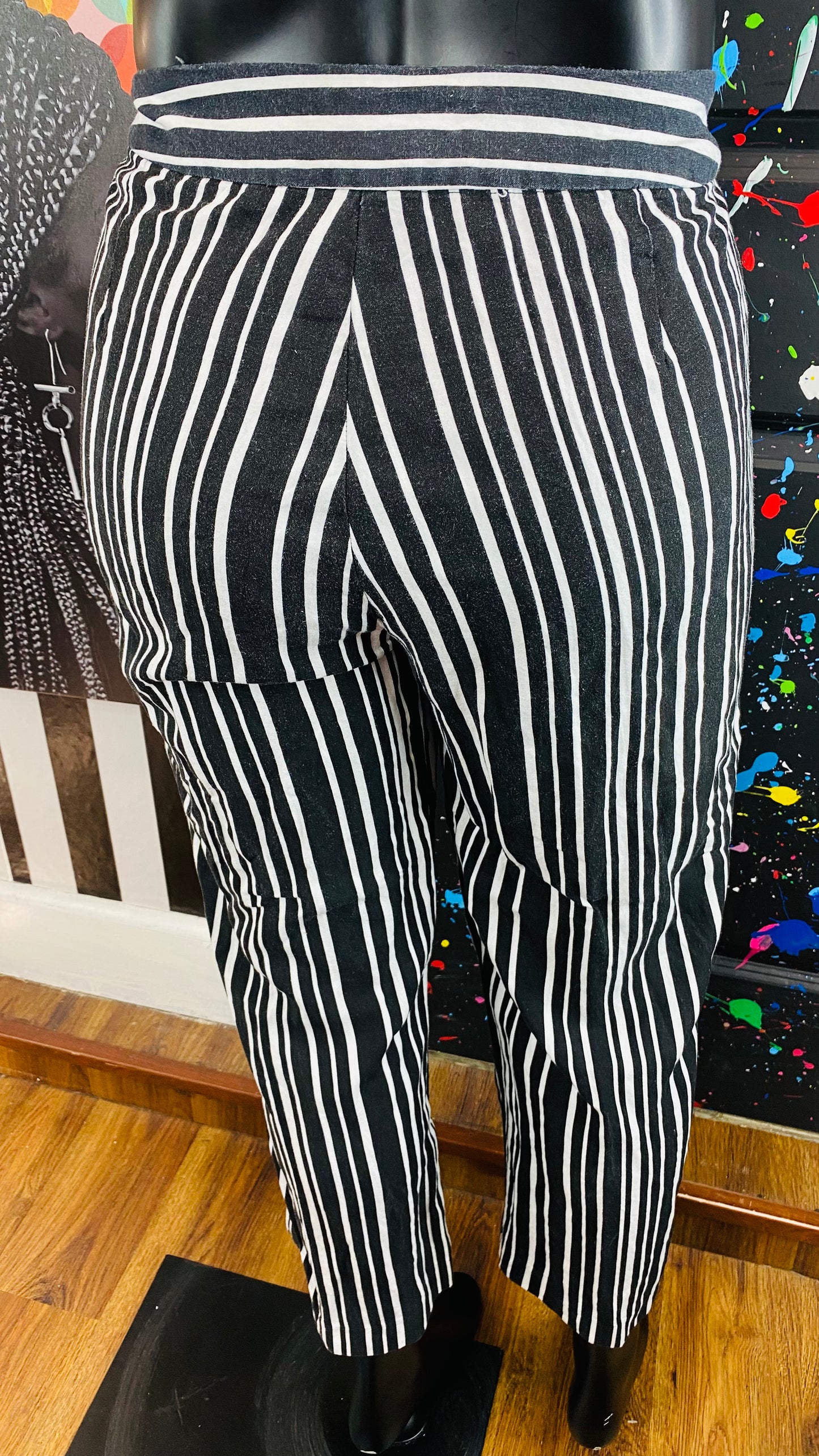 Appraisal B&W Striped Capri Pants