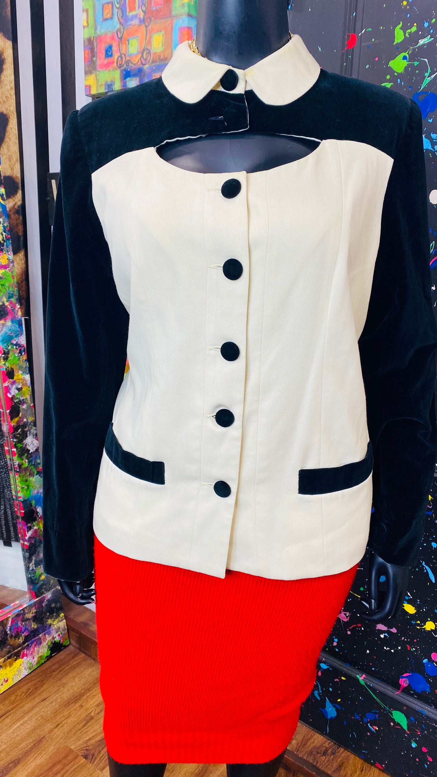 Vintage Cream & Black Blazer (18)