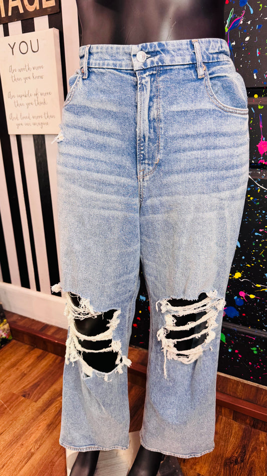American Eagle Distressed Jeans New w/ Tags *KC*