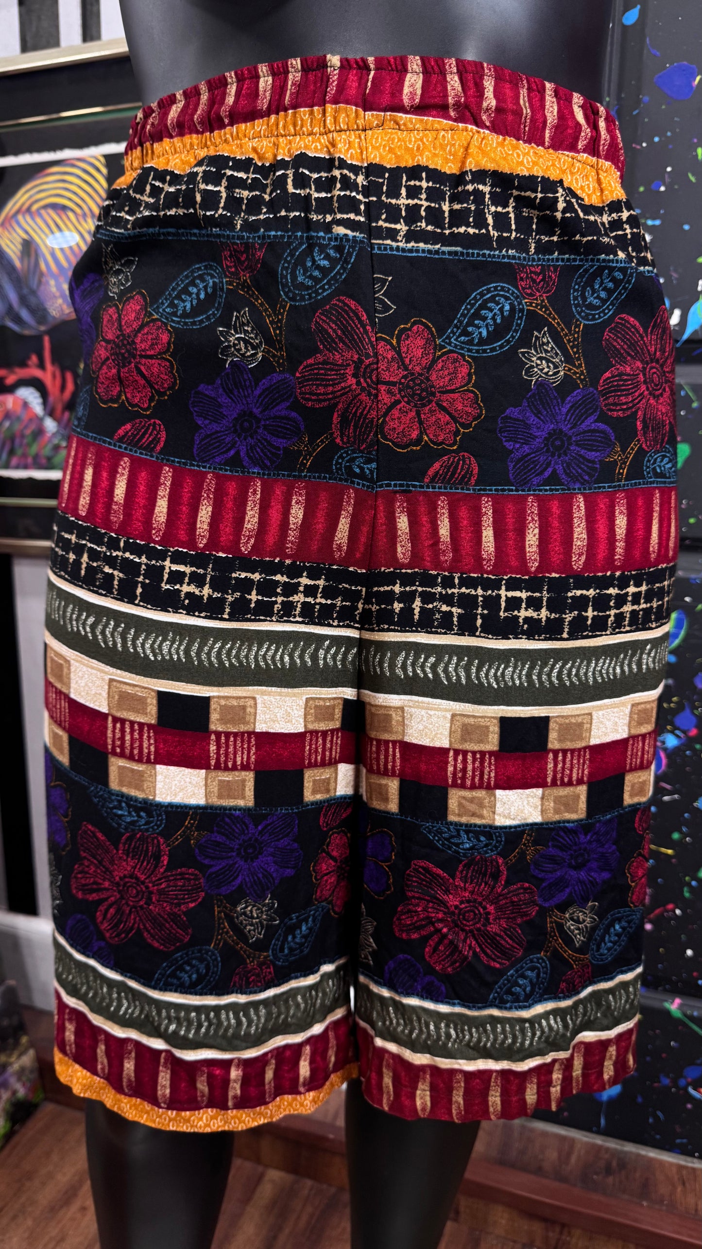 Vintage Rayon Tribal Print Shorts w/ Pockets (22)