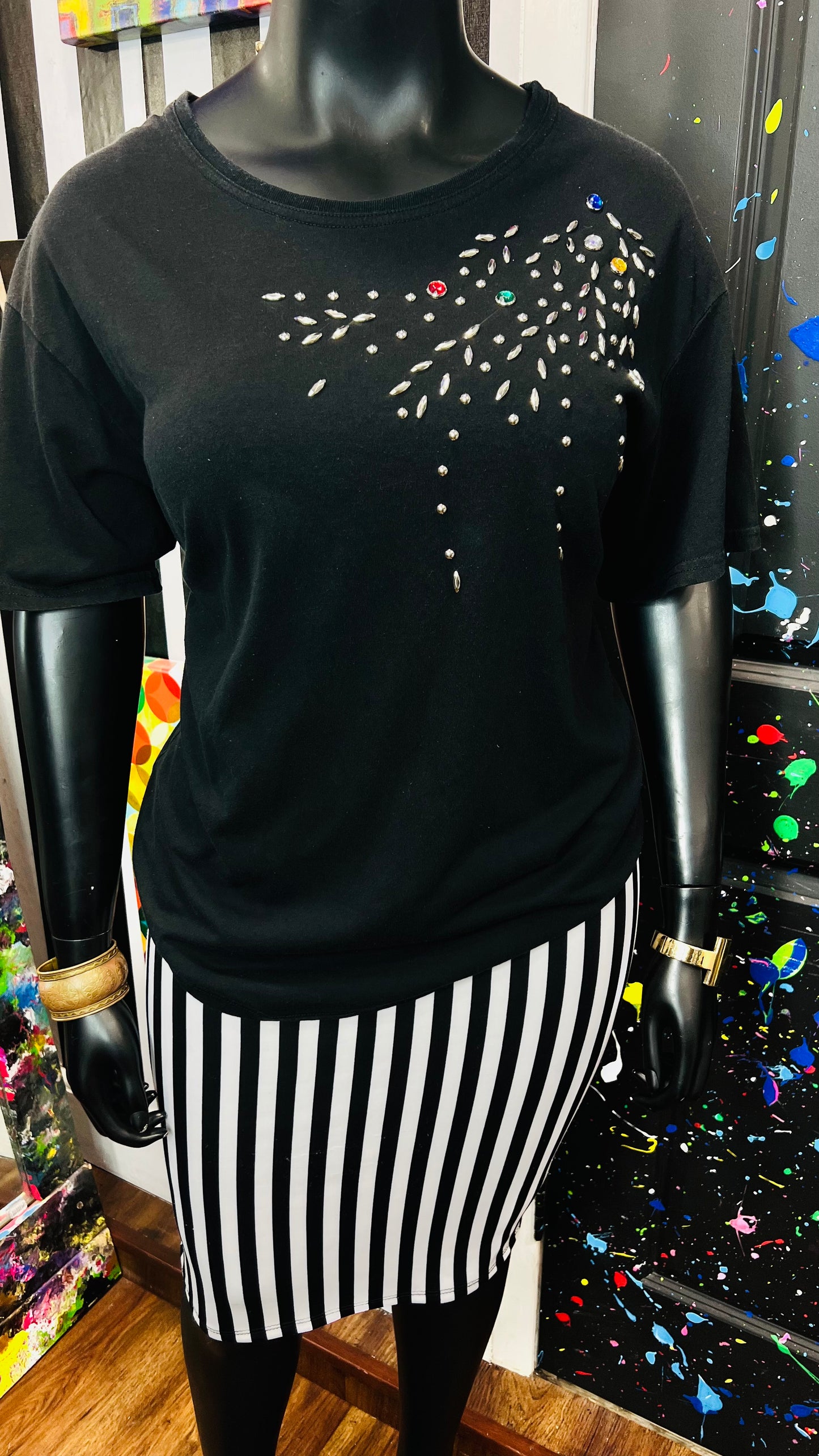 Vintage Black & Jewel T-Shirt (18/20)