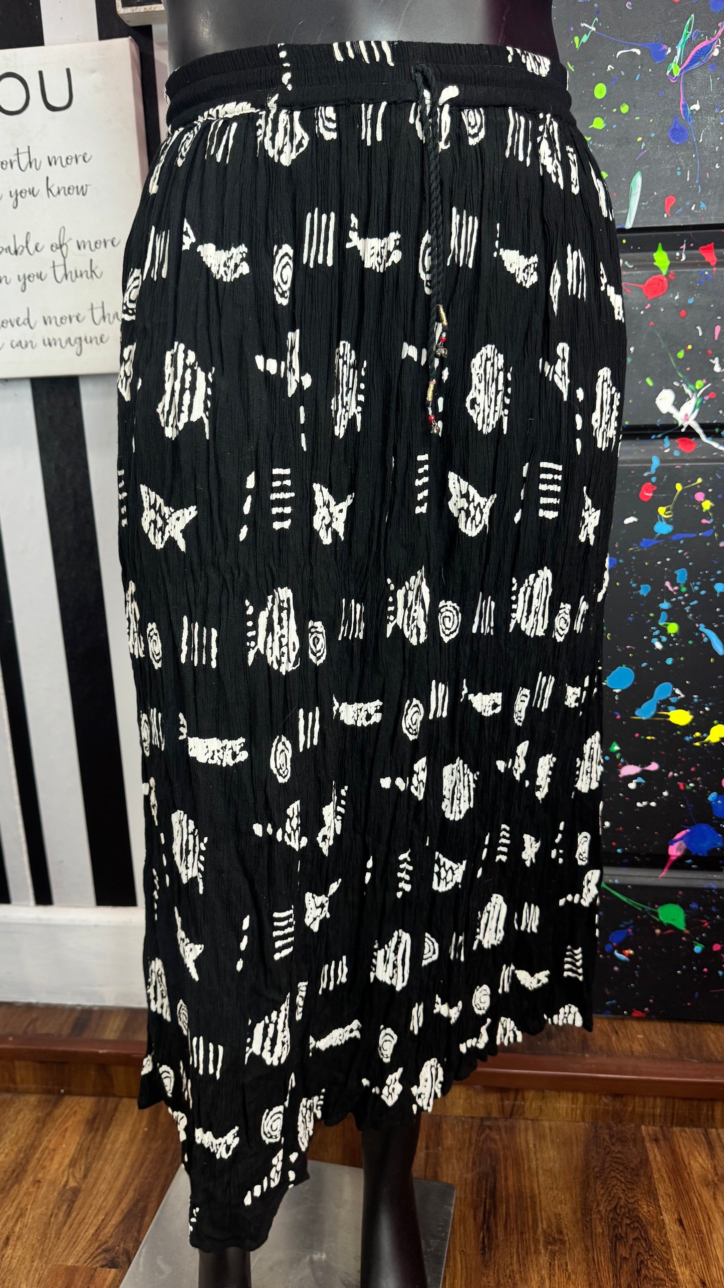 Vintage Tribal Print Black & White Skirt (22/24)