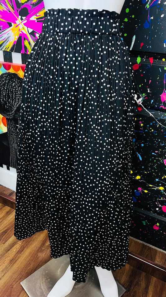 New w/Tags Paper Bag Waist Polka Dot Black & White Skirt (22)