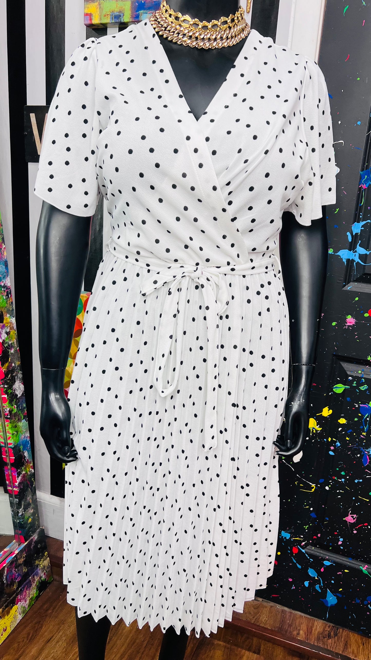 White & Black Polka Dot Dress (18/20)