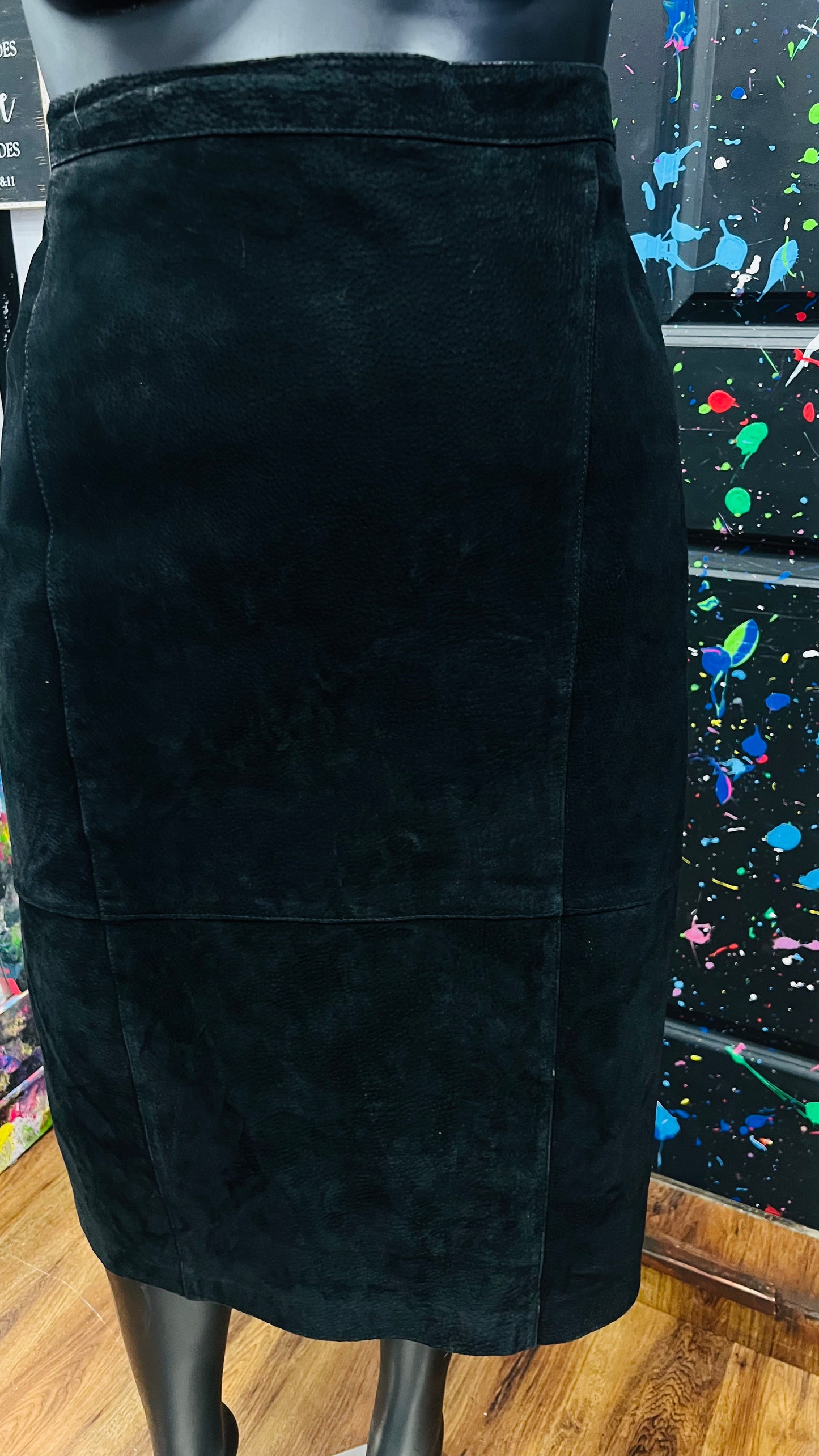 Vintage Genuine Suede Leather Black Skirt (20.5)