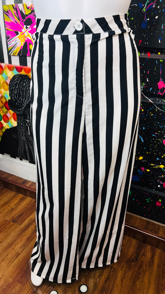 Black & White Striped Wide Legged Pants (24)