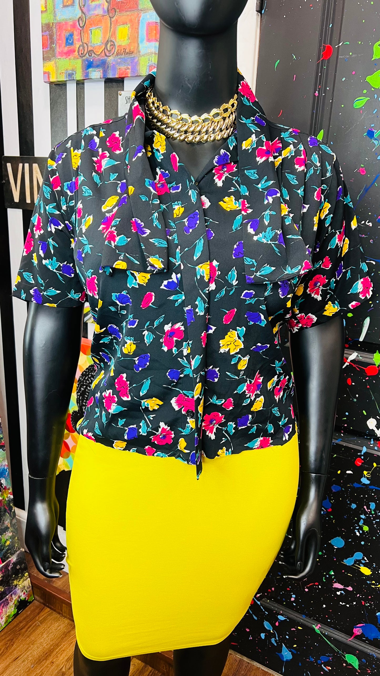 Vintage Floral Cut/Cropped Blouse (18W)