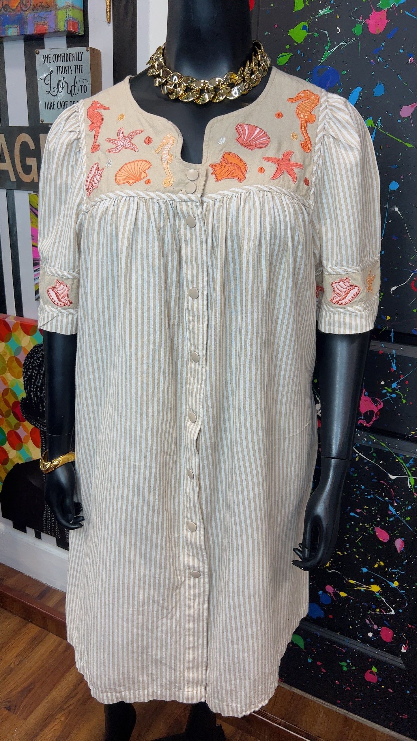 Vintage Tan & White Seashell House Dress (14)