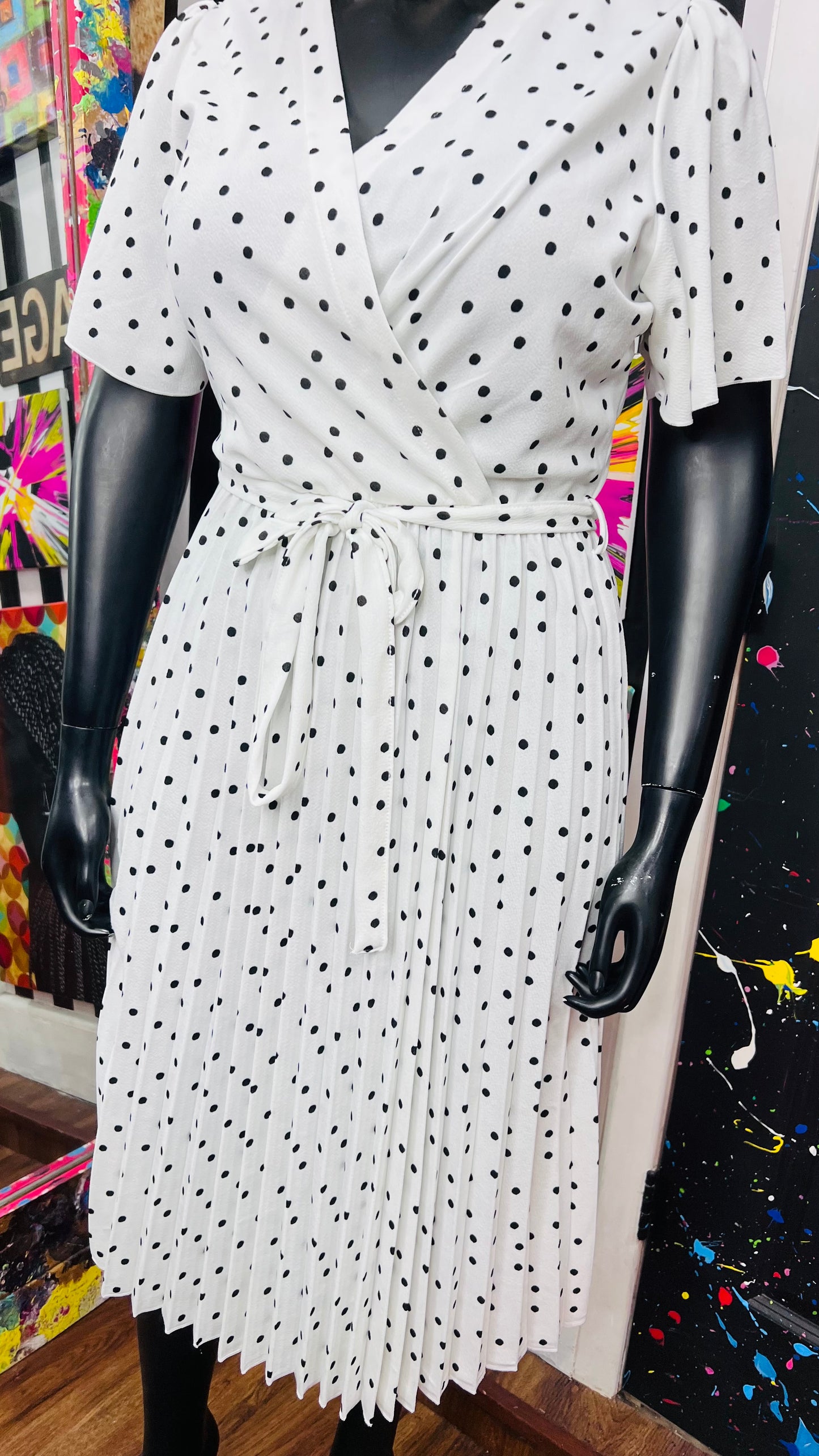 White & Black Polka Dot Dress (18/20)