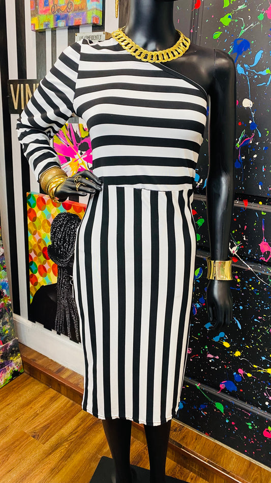 One Shoulder Black & White Striped BodyCon Dress (16/18)