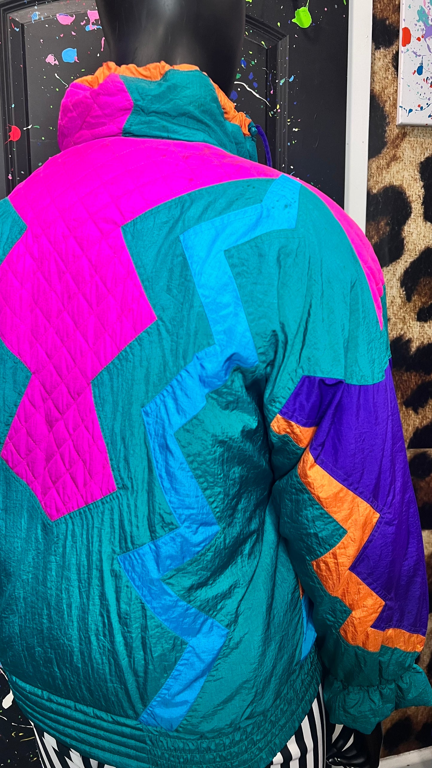 Vintage Vibrant Puffer Coat (16/18)