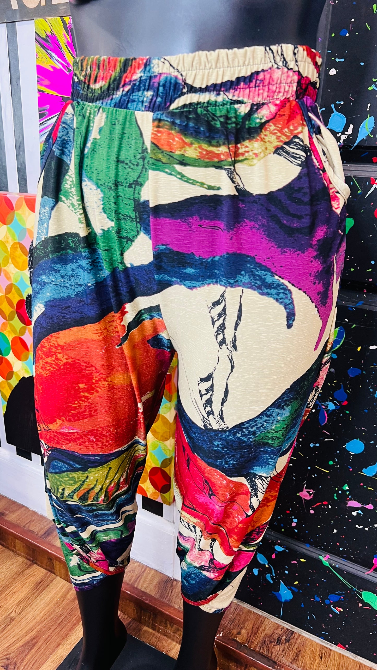 Abstract Capris Lots Of Stretch (16)