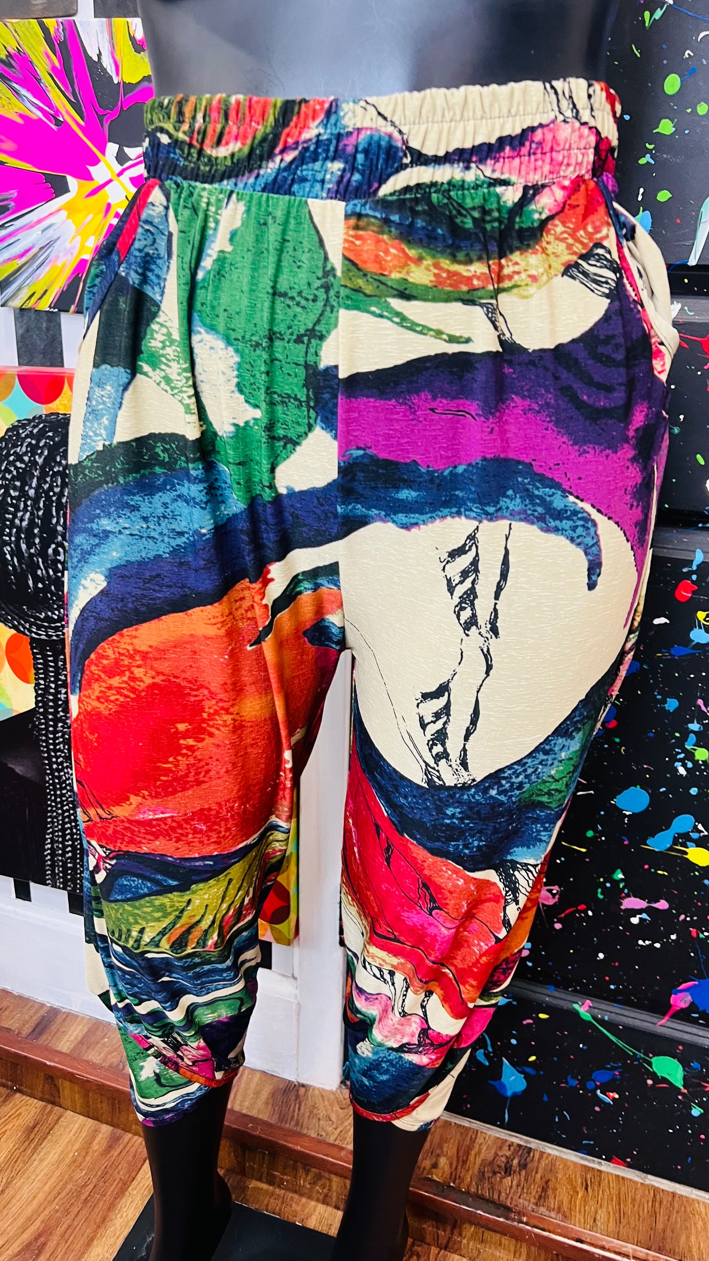 Abstract Capris Lots Of Stretch (16)