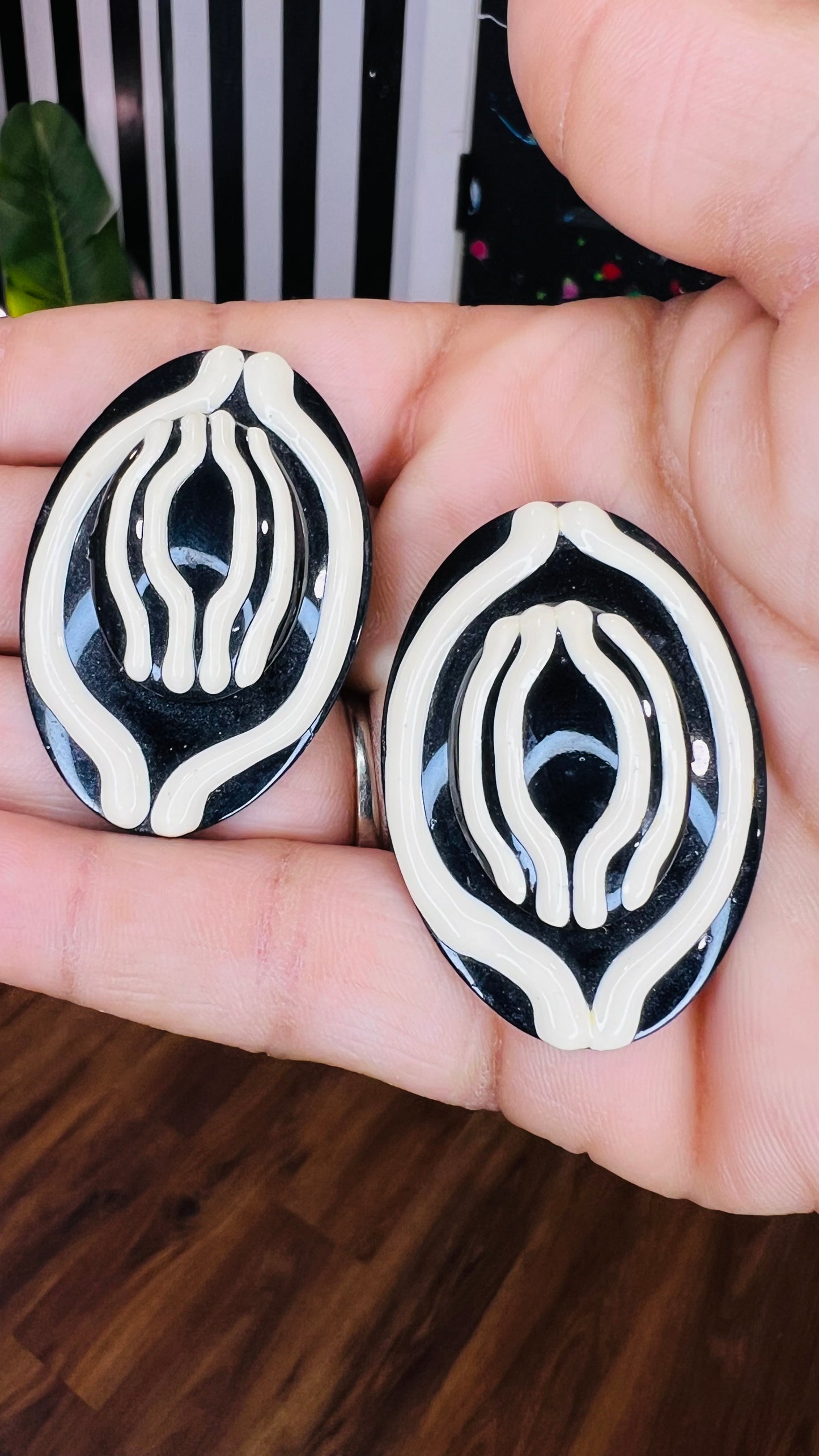 Vintage Black & White Clip On Earrings