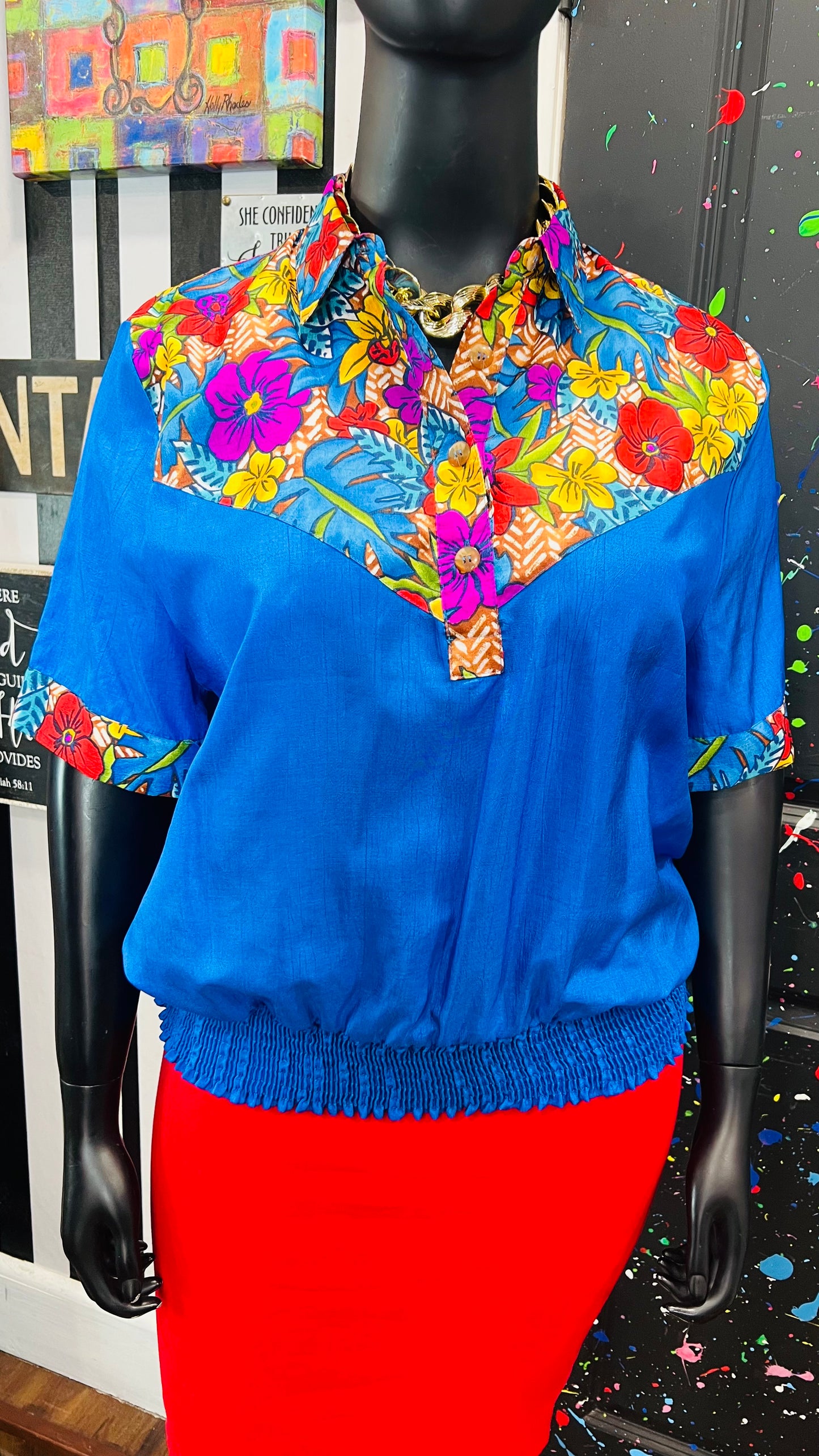 Plus Size Vintage Floral & Blue Blouse (14/16)