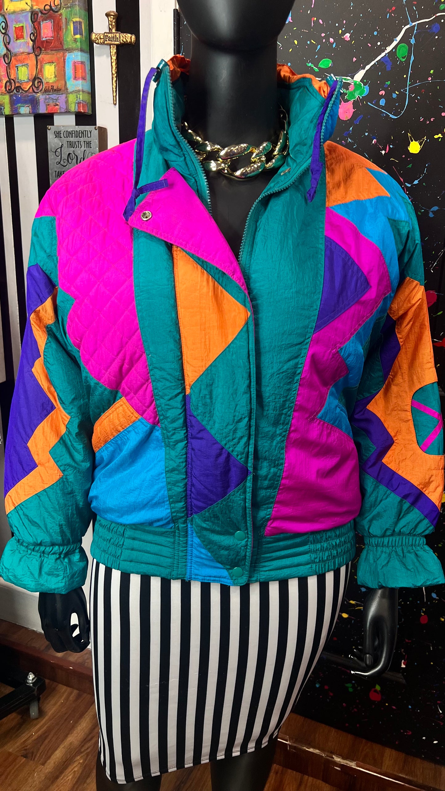 Vintage Vibrant Puffer Coat (16/18)