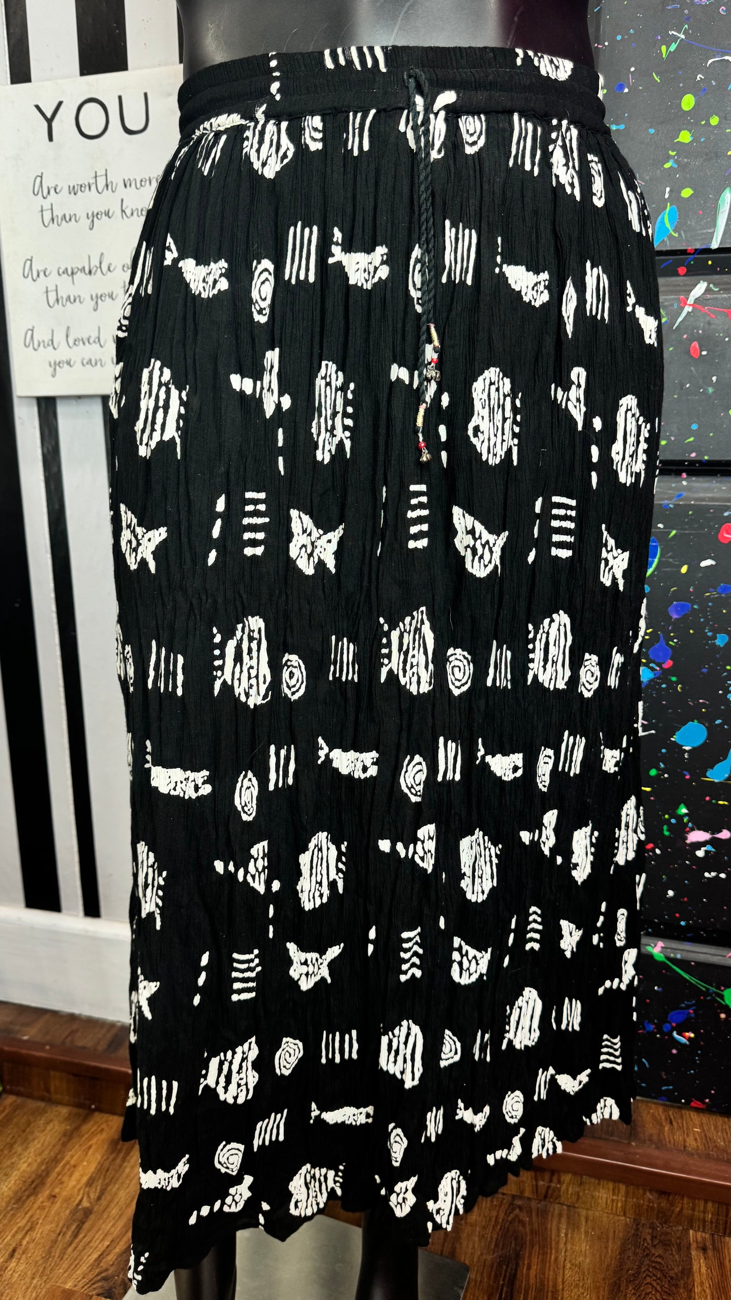 Vintage Tribal Print Black & White Skirt (22/24)