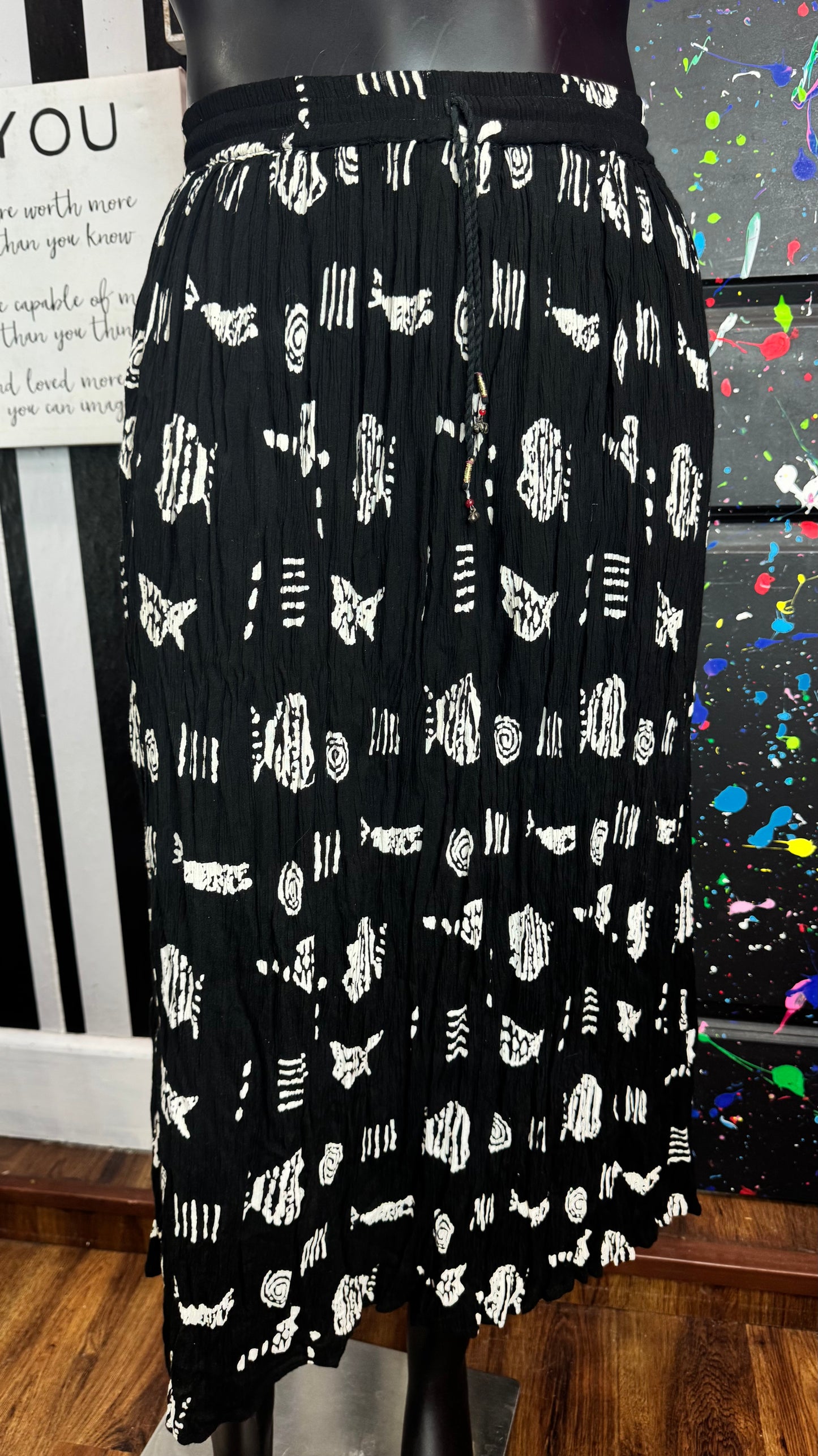 Vintage Tribal Print Black & White Skirt (22/24)