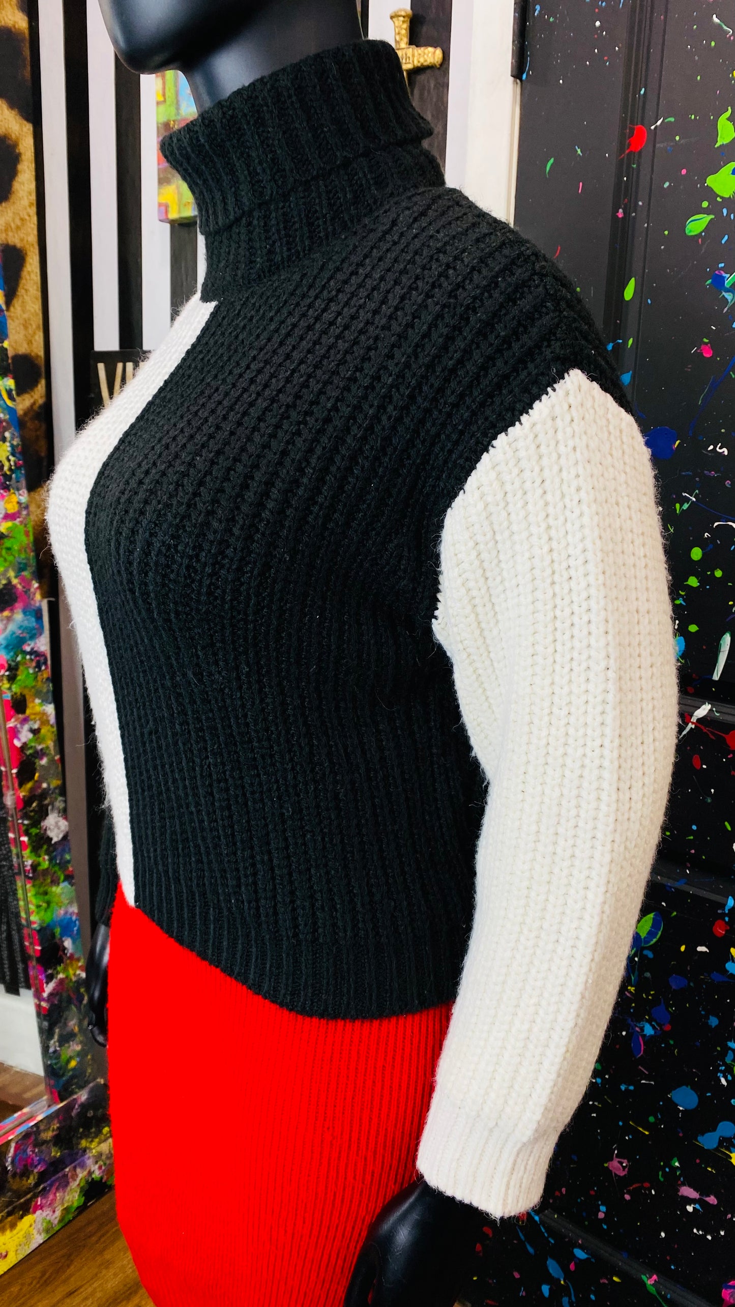Cropped Black & White Colorblock Sweater (18)
