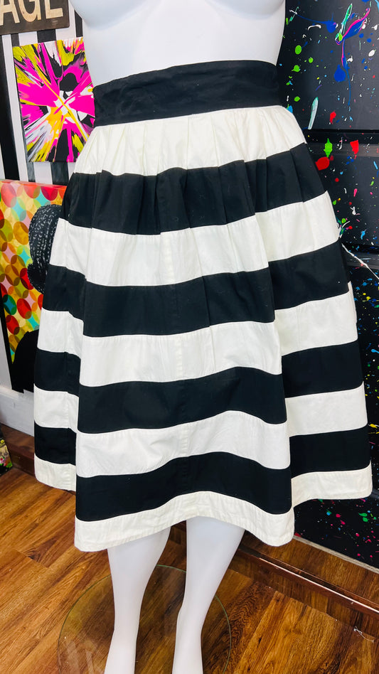 Black & White Circle Skirt (22W)