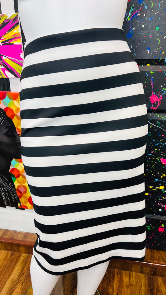 Black & White Striped Skirt (24W)