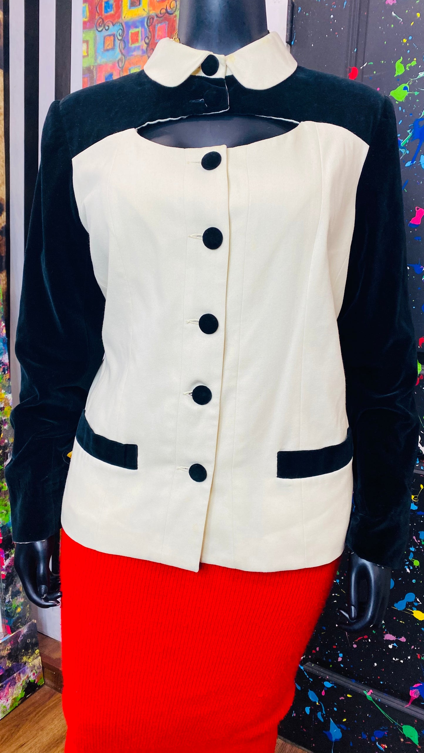 Vintage Cream & Black Blazer (18)