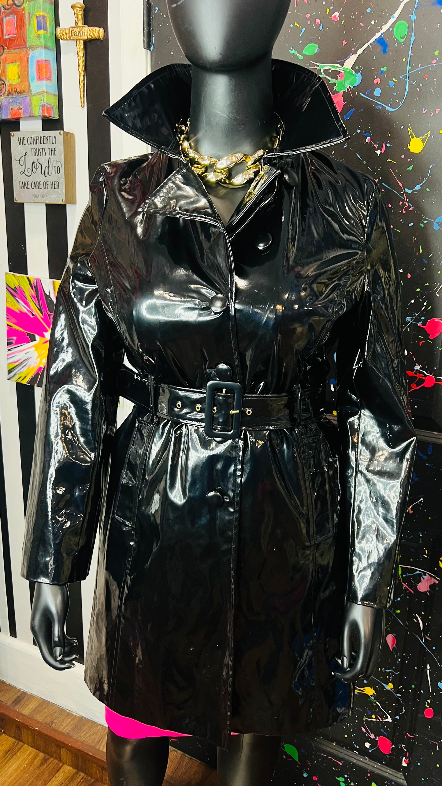 Vintage Black Trench Raincoat w/ Belt (14)