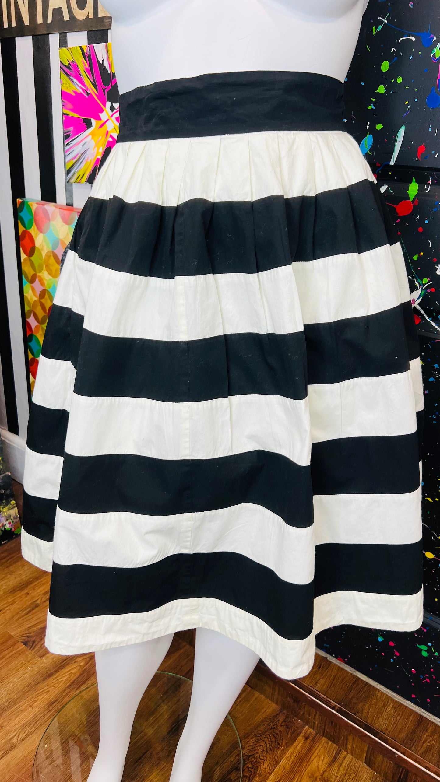 Black & White Circle Skirt (22W)