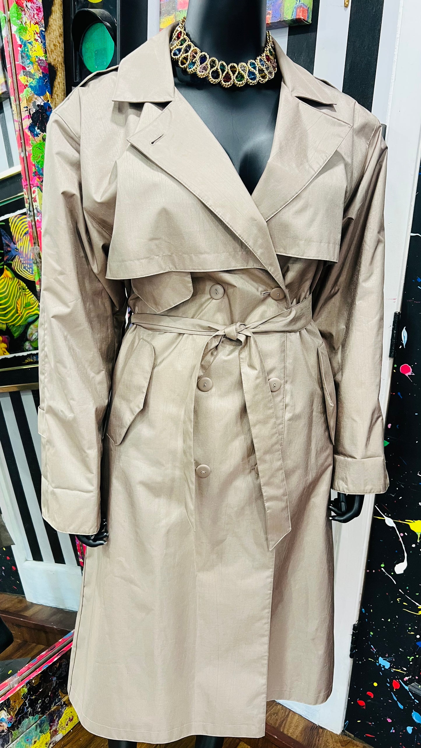 Vintage Champagne Trench Raincoat W/ Belt (16)