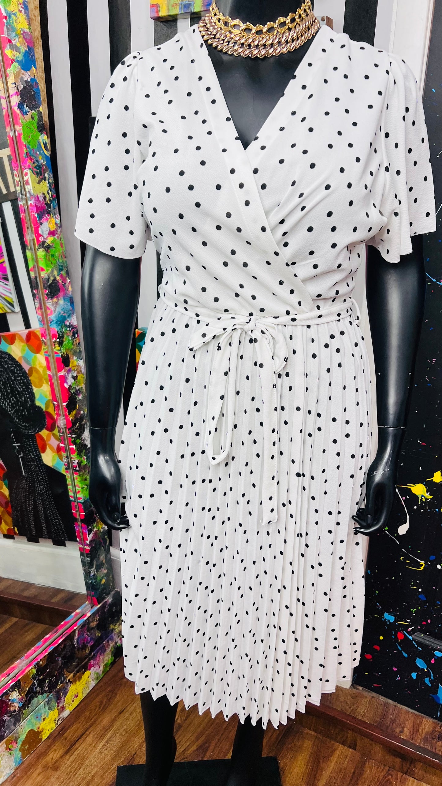 White & Black Polka Dot Dress (18/20)