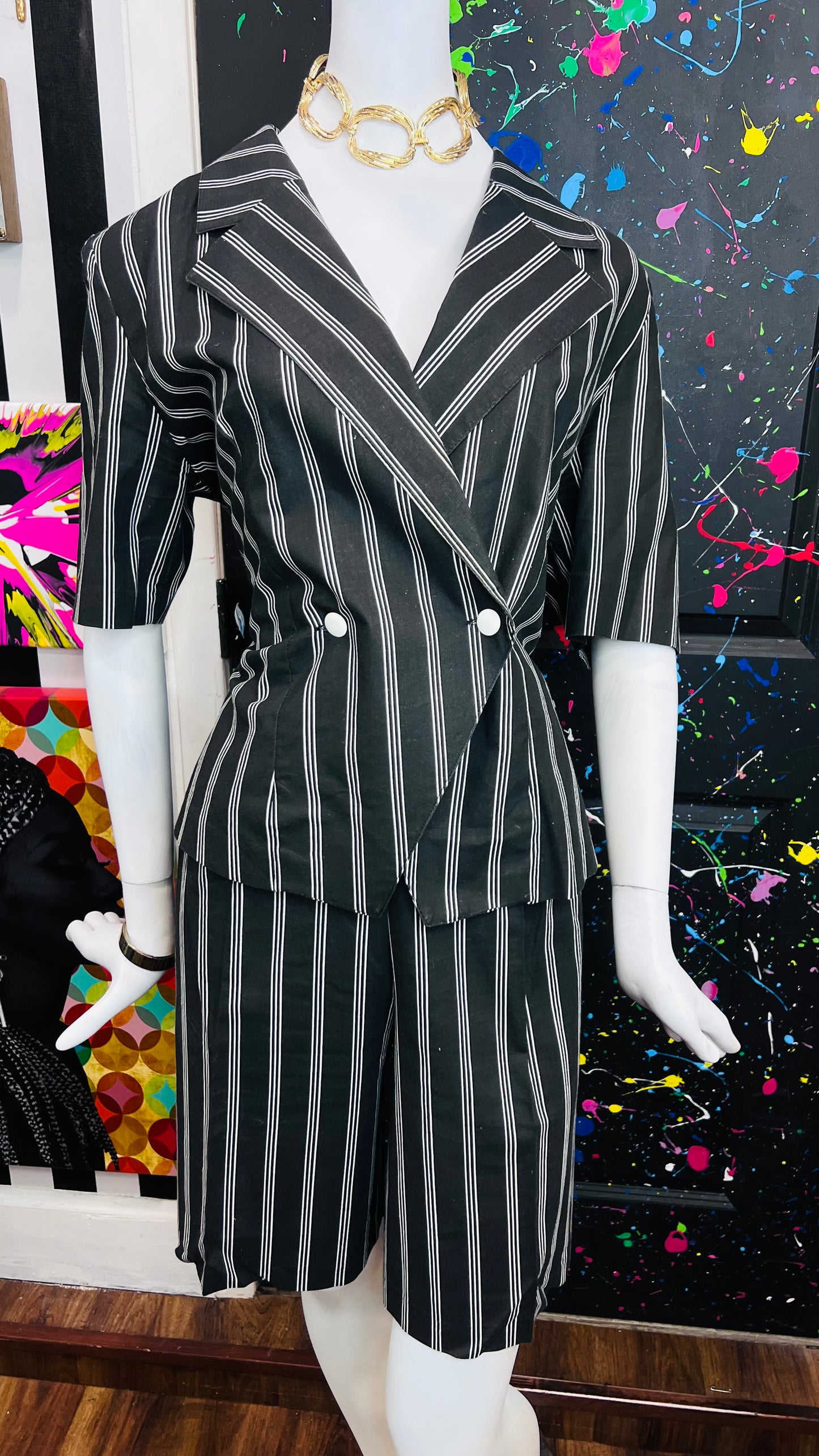 Vintage Black & White Pin Striped Shorts Suit (14)