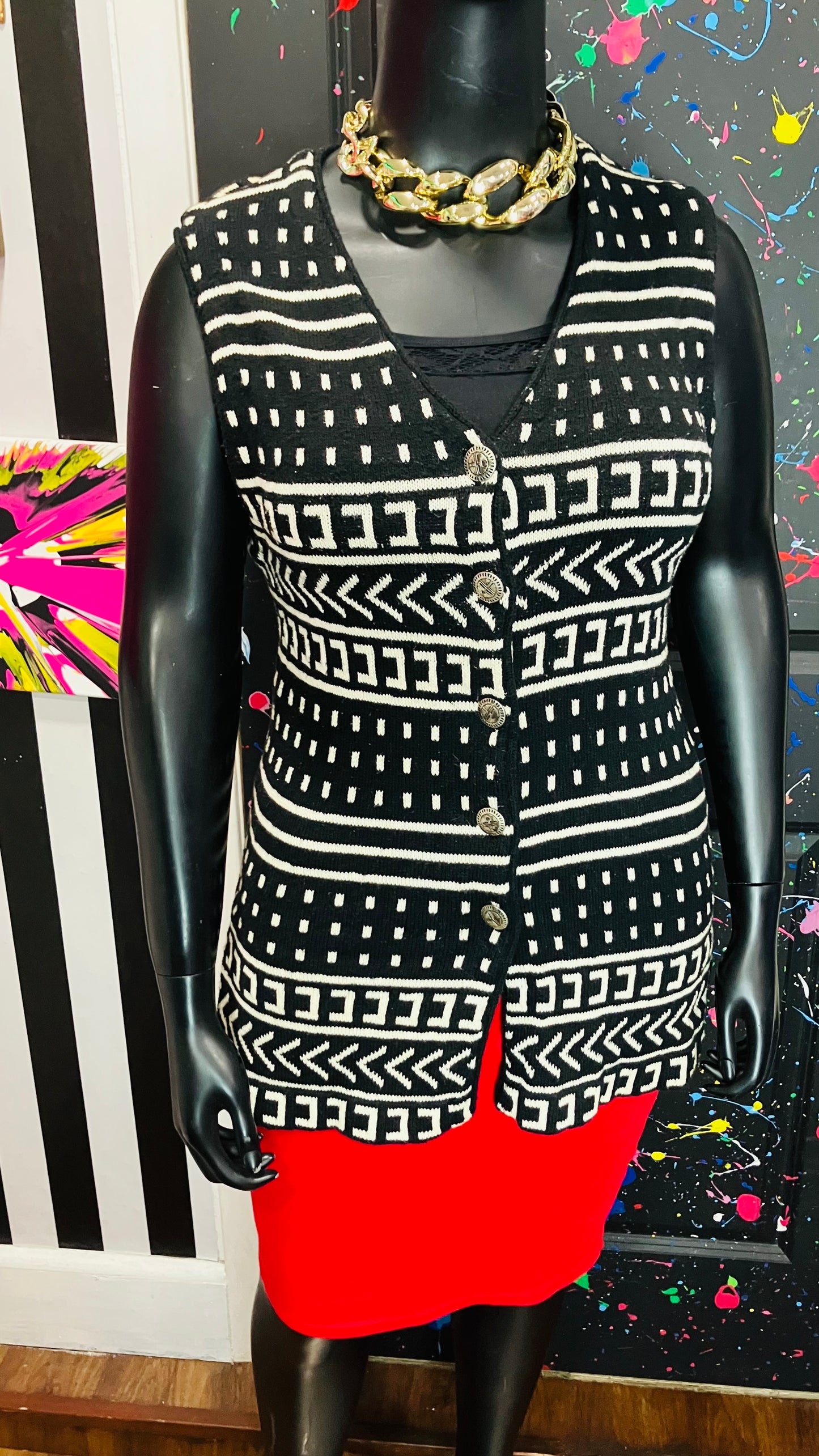 Vintage Black & White Knit Sweater Vest (14)