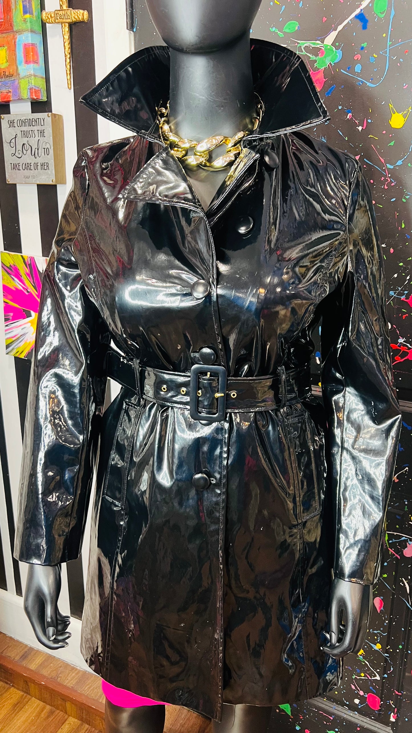 Vintage Black Trench Raincoat w/ Belt (14)