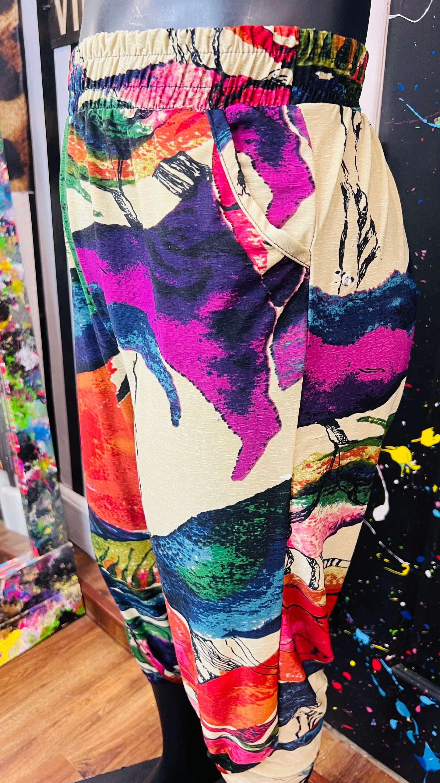 Abstract Capris Lots Of Stretch (16)