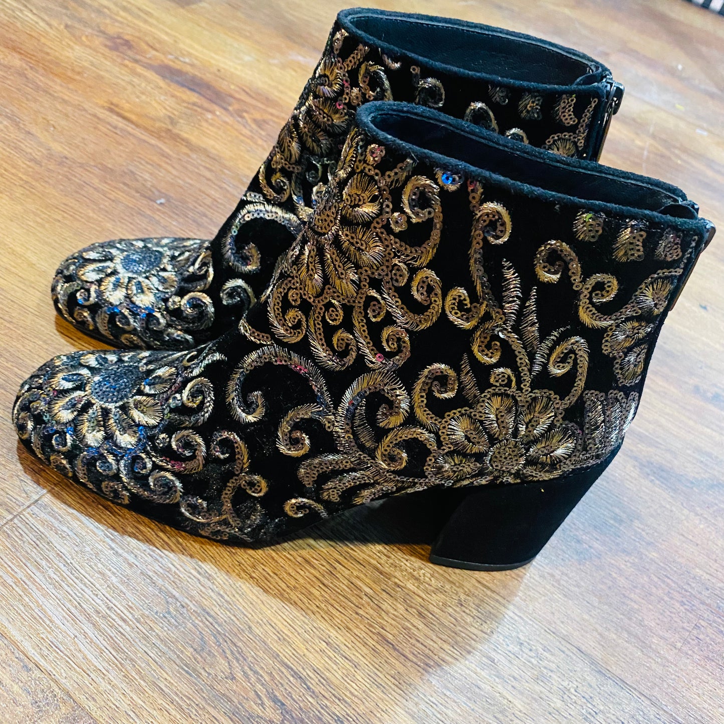 Pipebacari Embellished Velvet Booties