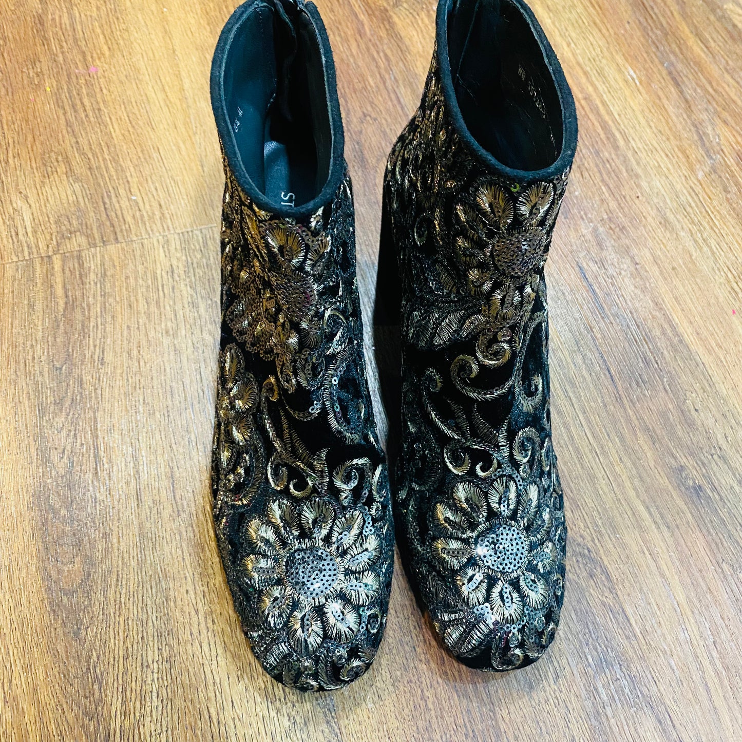 Pipebacari Embellished Velvet Booties