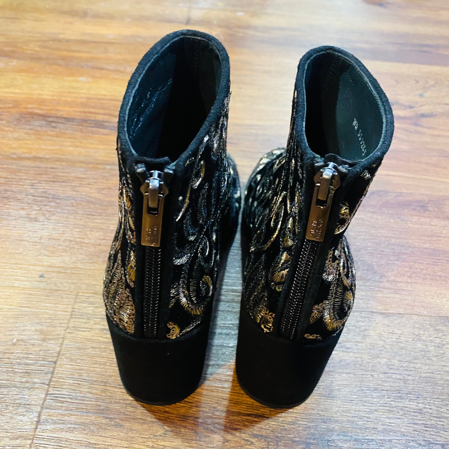 Pipebacari Embellished Velvet Booties